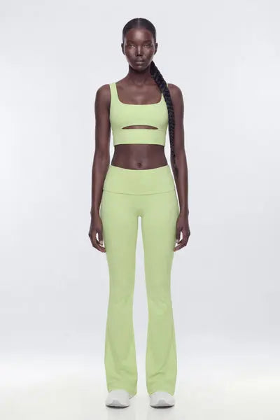https://cdn.shopify.com/s/files/1/0293/9277/files/02-19-26_S3_PM_28_B125SP0502_Pistachio_JG_AA_19-35-56_42487-1_EH_ES_JA.jpg?v=1773761696&with=400&height=600