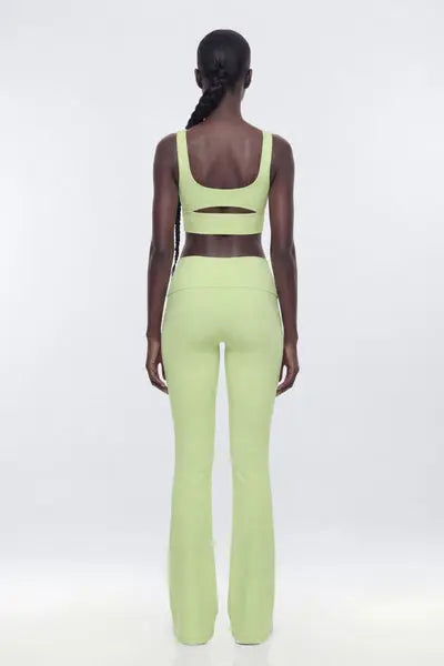 https://cdn.shopify.com/s/files/1/0293/9277/files/02-19-26_S3_PM_28_B125SP0502_Pistachio_JG_AA_19-35-56_42487-2_EH_ES_JA.jpg?v=1773761696&with=400&height=600