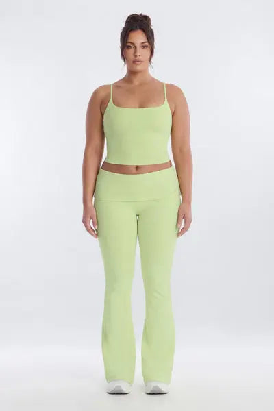 https://cdn.shopify.com/s/files/1/0293/9277/files/02-19-26_S3_PM_30_B125SP1204_Pistachio_JG_AA_19-40-15_1959-1_EH_ES_ES_CM_JA_ES_PLUS.jpg?v=1777071503&with=400&height=600