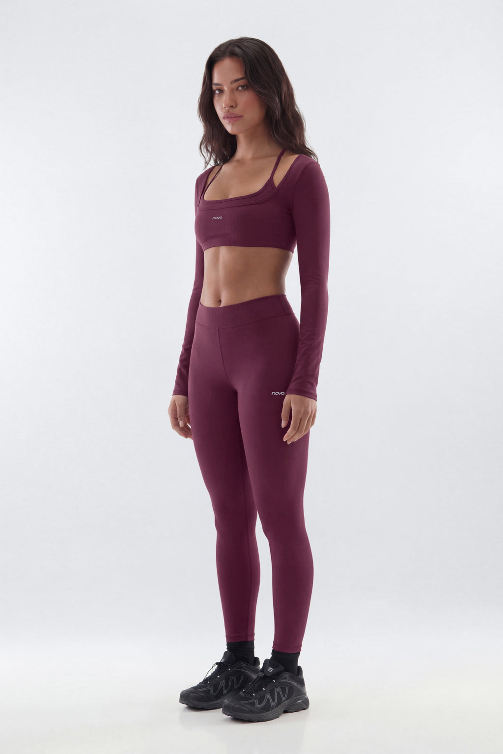 https://cdn.shopify.com/s/files/1/0293/9277/files/03-25-26_S9_PM_23_B125SB1309_Merlot_JG_IM_18-54-38_0720-5_3__ES_ES_ES_JA.jpg?v=1776113153